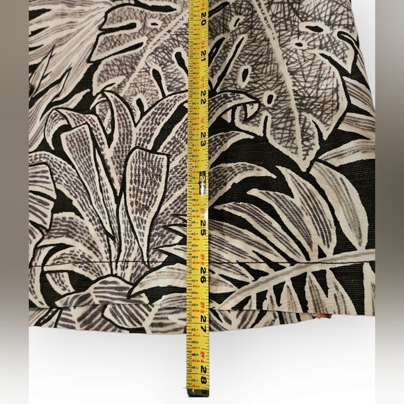 Tommy Bahama Black & White Short Sleeve Button-up Small Shirt - Picture 8 of 9